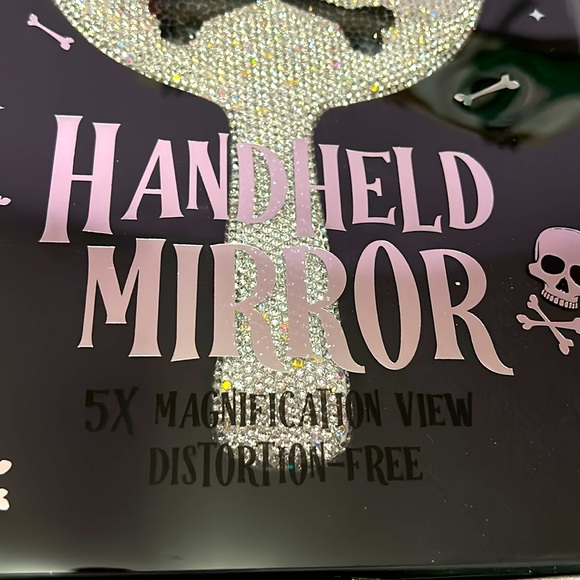 Bling Skull Handheld 5x Magnifying Mirror - Picture 3 of 6